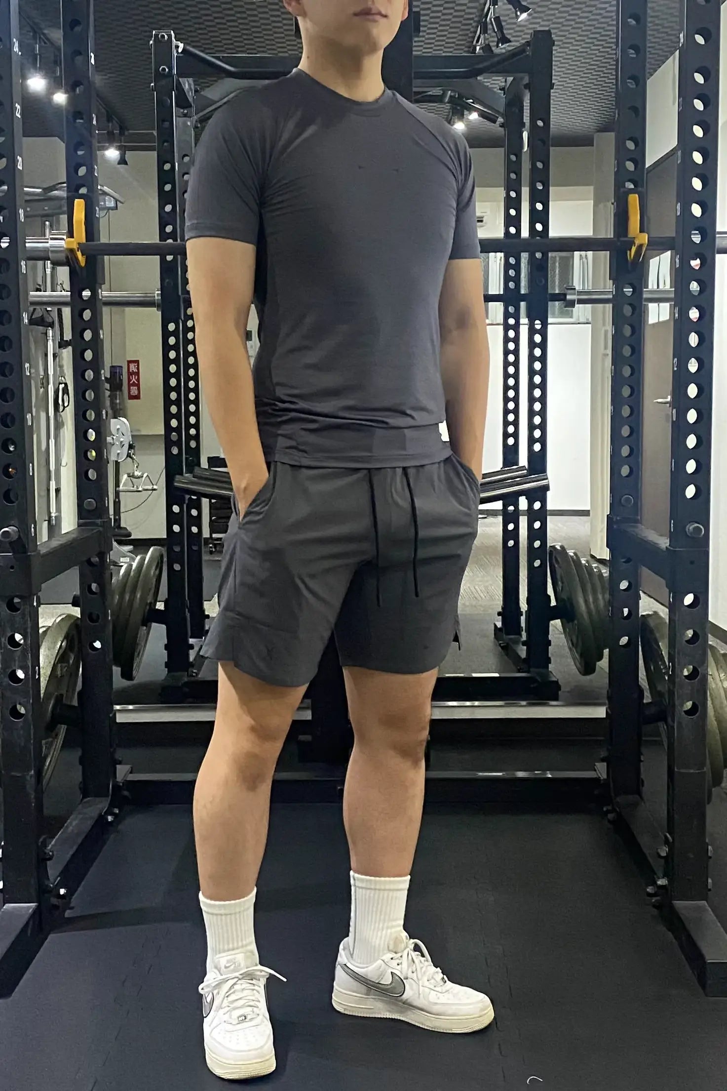 GEAR COMP SHORT SLEEVE と EAR FIT S PANTS