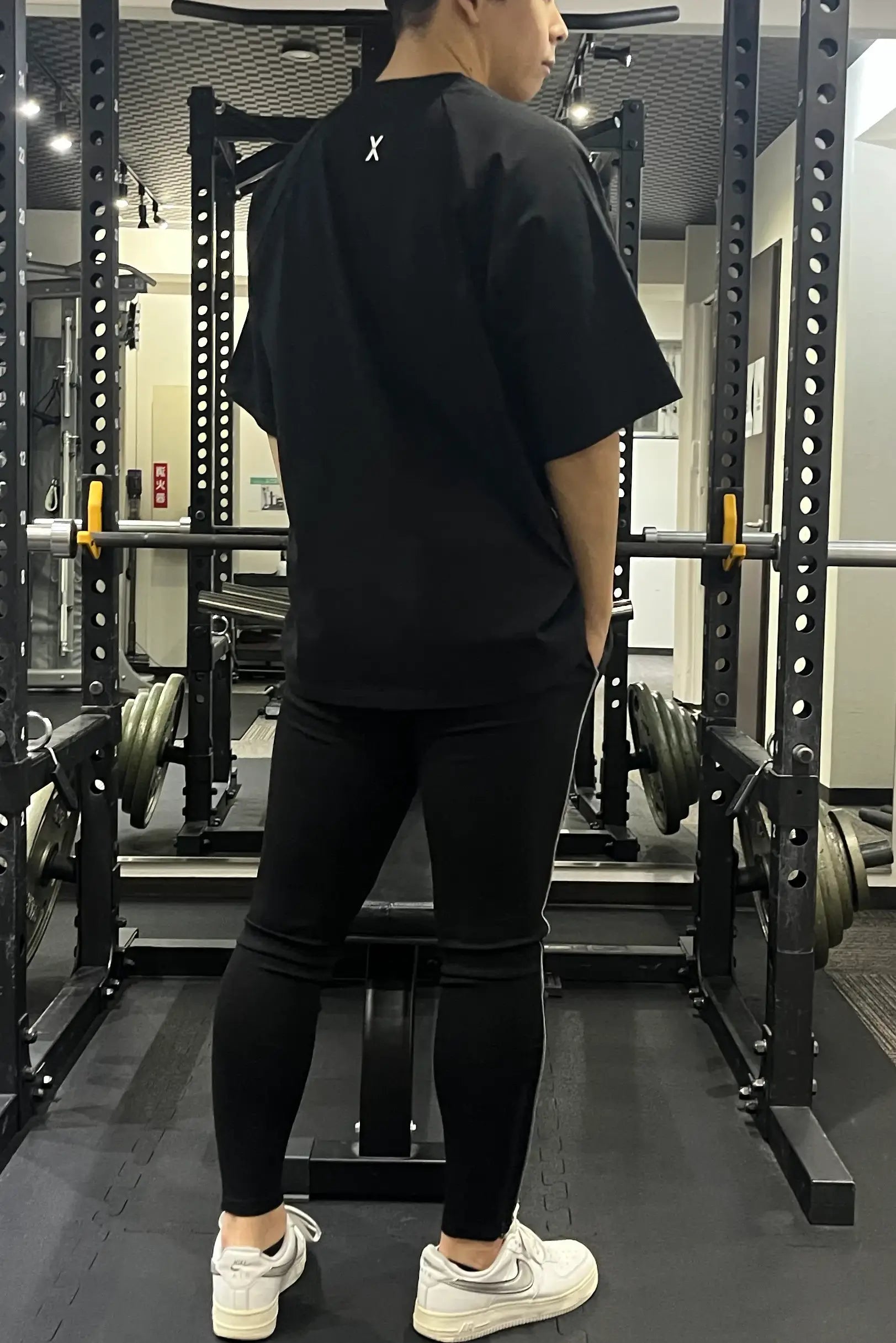 BOX LOGO BIG T-SHIRT BLACKカラーとWARM UP STRETCH LONG PANTS BLACKカラー