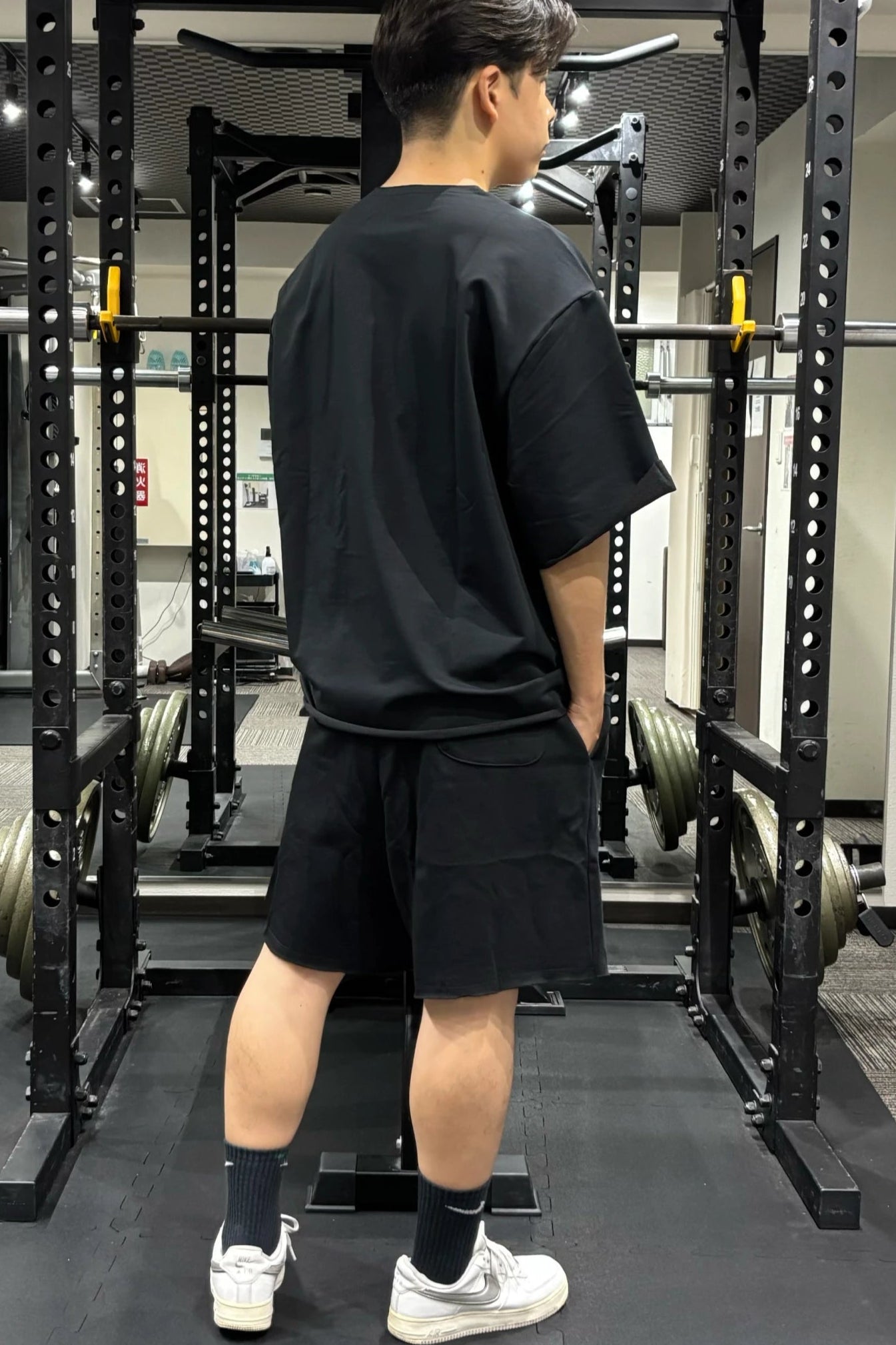 CUT-OFF MICRO SWEAT BIG T-SHIRT and CUT-OFF SWEAT HALF PANTS
